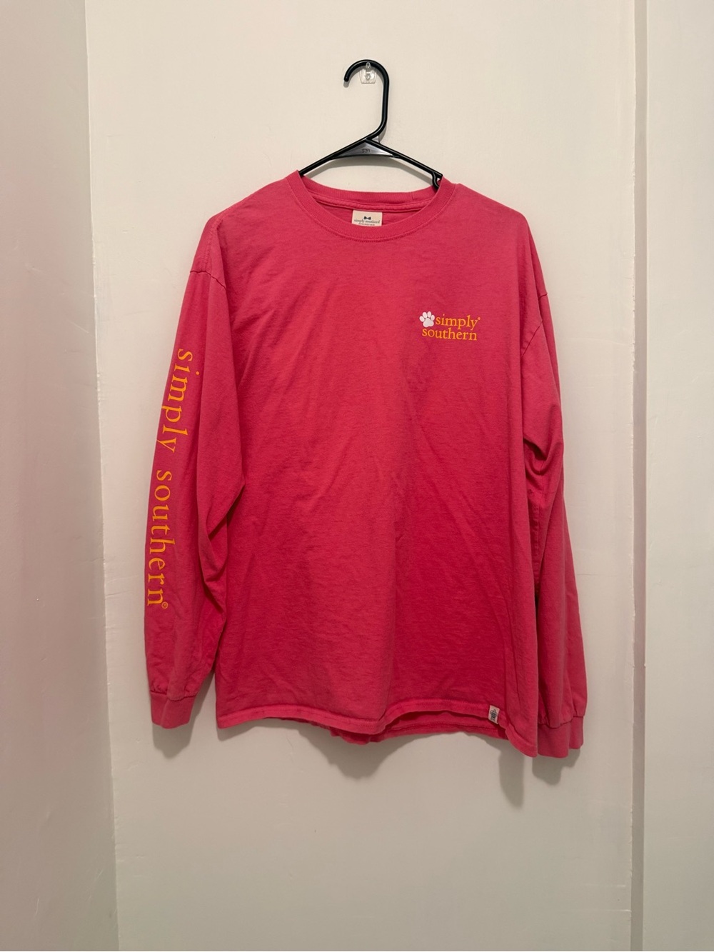 Simply Southern Long Sleeve Tee in Bright Pink with Yellow pizza & dog kisses